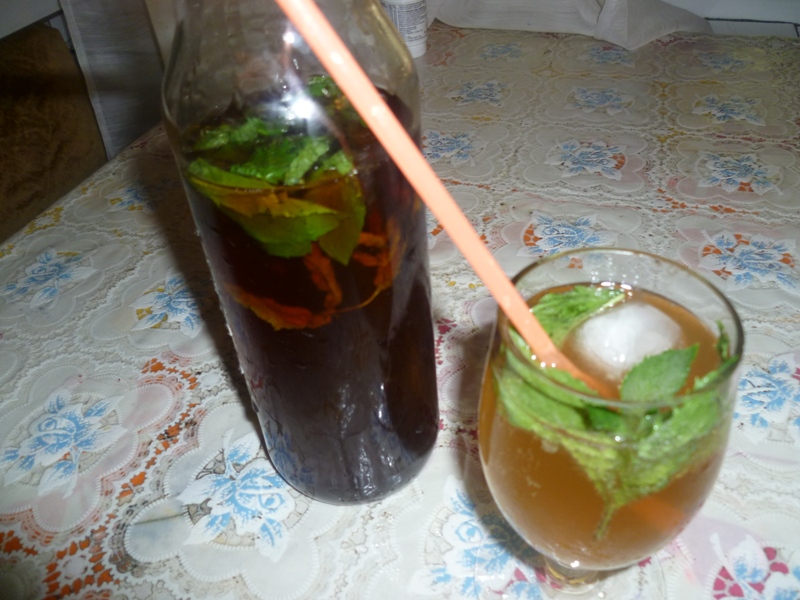 Sirop de trandafiri cu menta