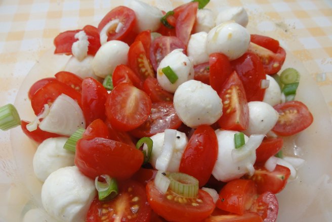 Salata de rosii cu mozzarella