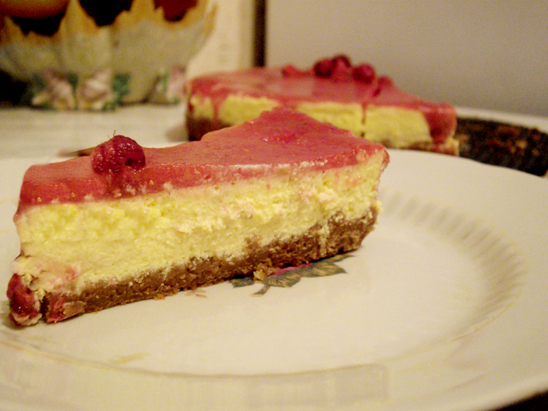 Cheesecake cu zmeura si capsuni