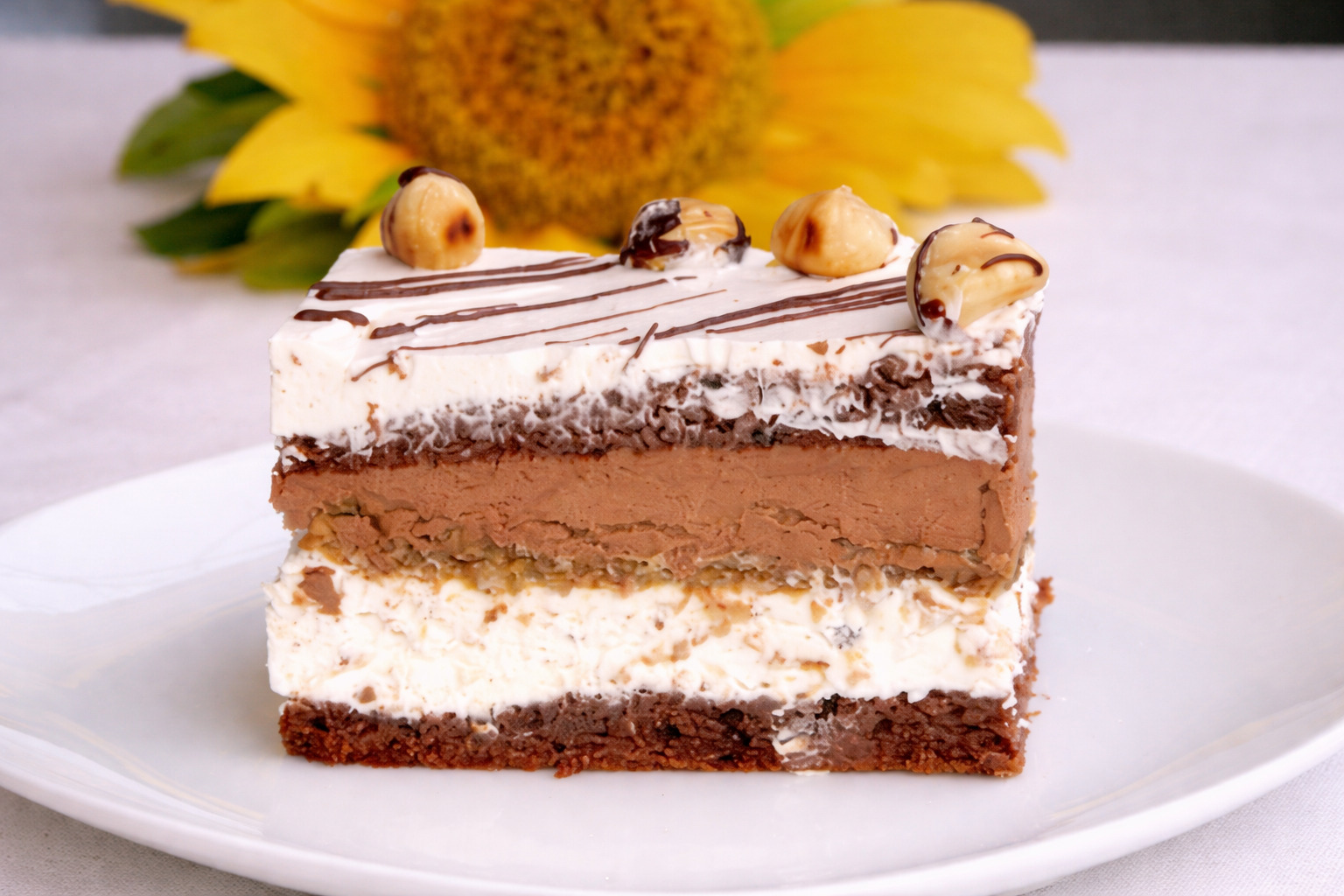 Prajitura cu alune si ciocolata