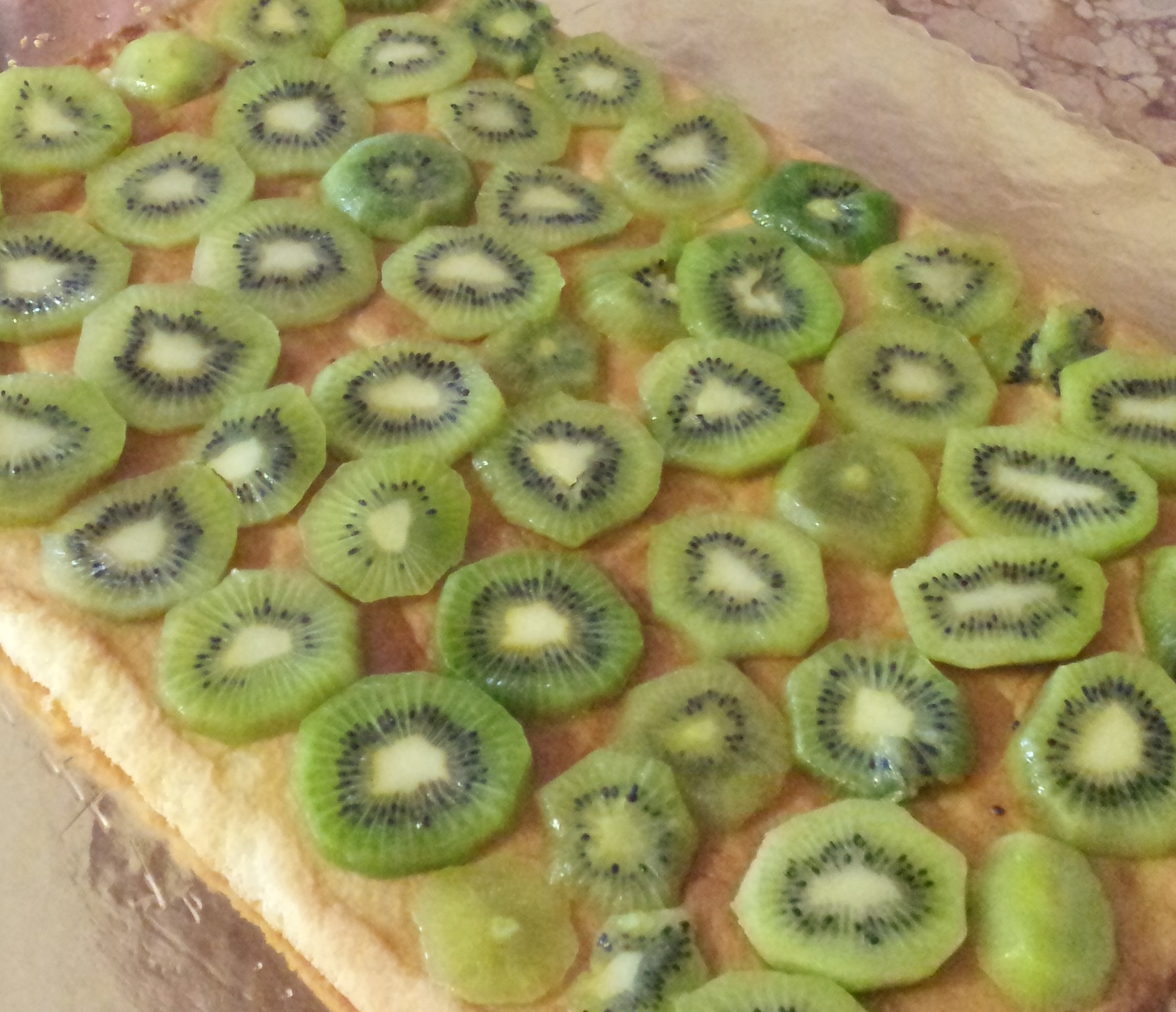 Tort cu capsuni si kiwi