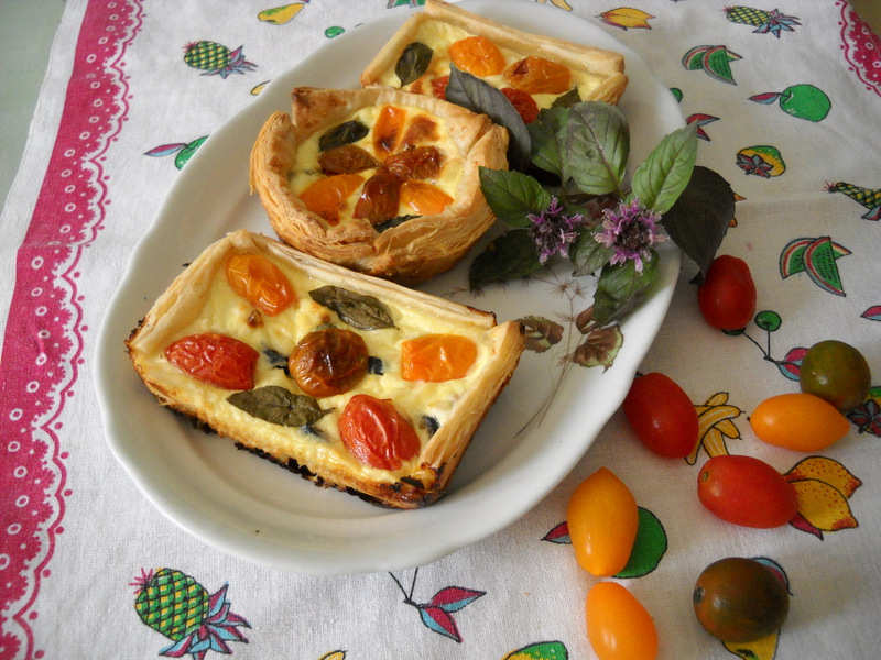 Mini quiche cu rosii si masline