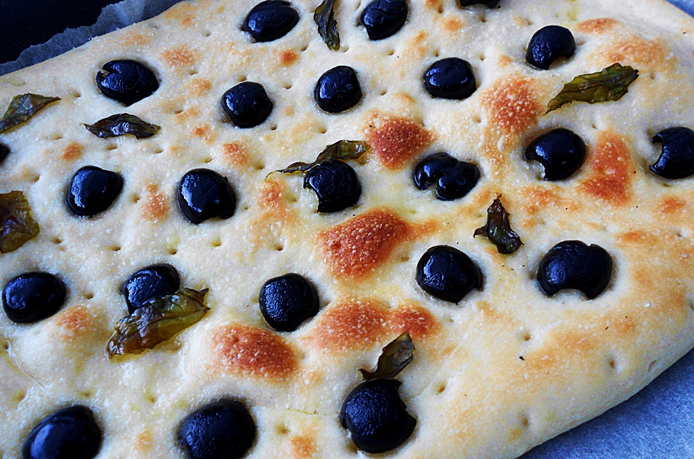 Focaccia cu masline