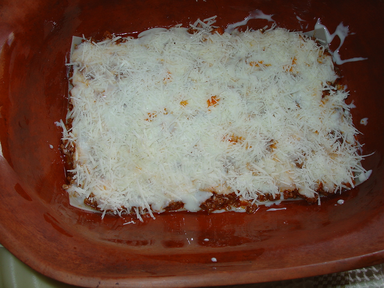 Lasagna cu sos ragu si parmezan