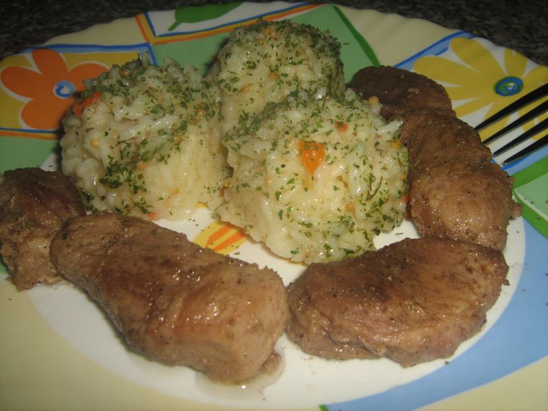 Carne de porc cu  pilaf de orez