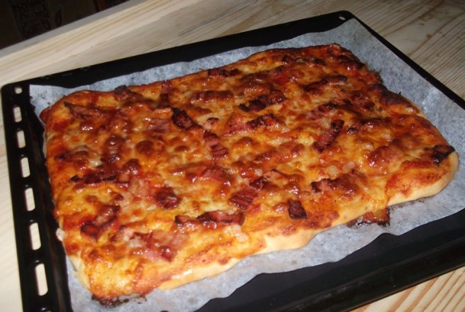 Pizza cu bacon