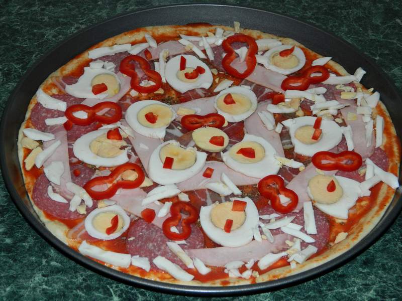 Pizza cu ou