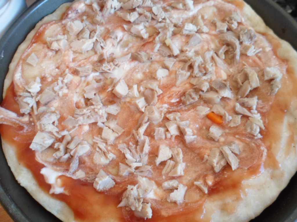 Pizza cu piept de pui