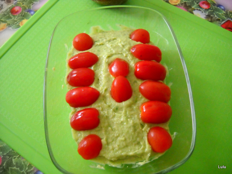 Salata de avocado