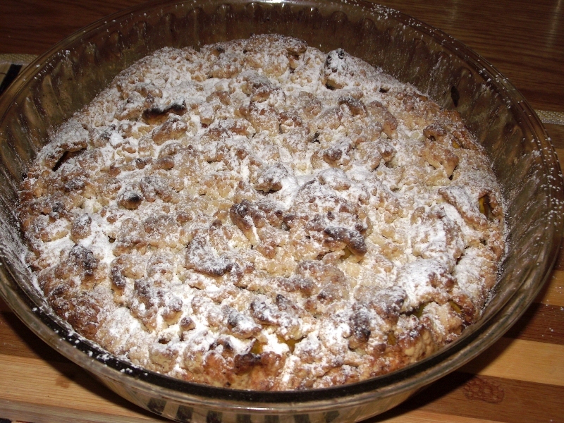 Tarta cu piersici si crumble