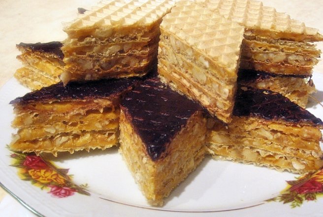 Napolitane cu crema de caramel si nuci