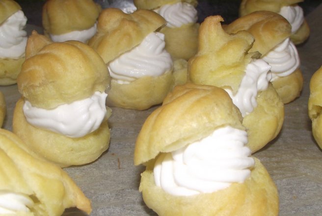 Choux a la creme cu frisca