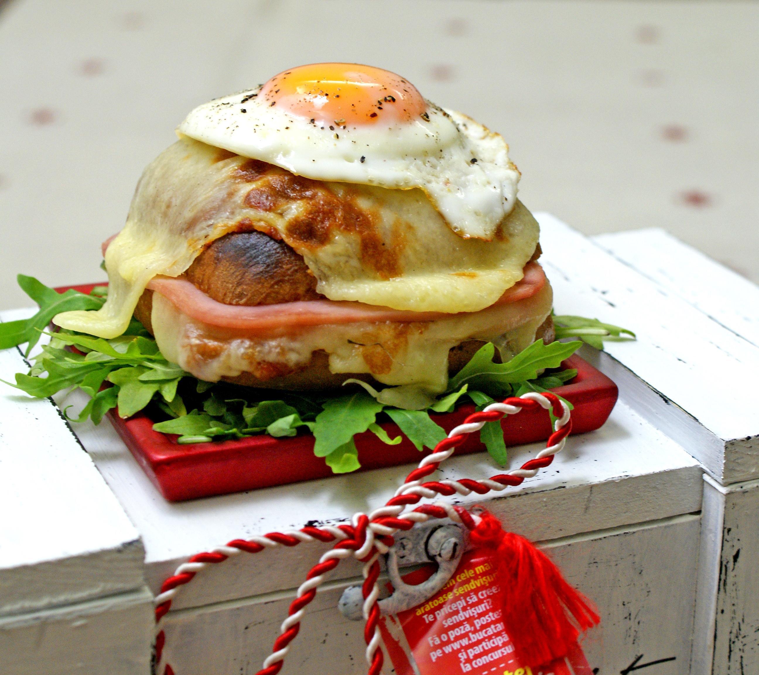 Croque madame (sendvis la cuptor)