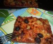 Pizza pe blat de paine neagra-7