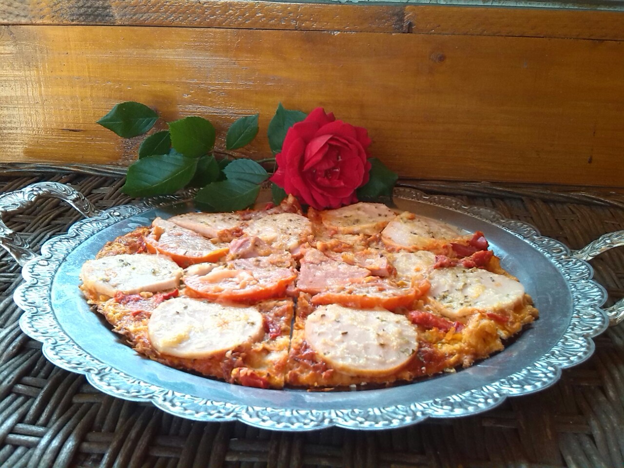 Pizza cu sunca de curcan