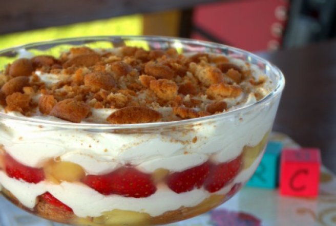 Desert Trifle cu capsuni