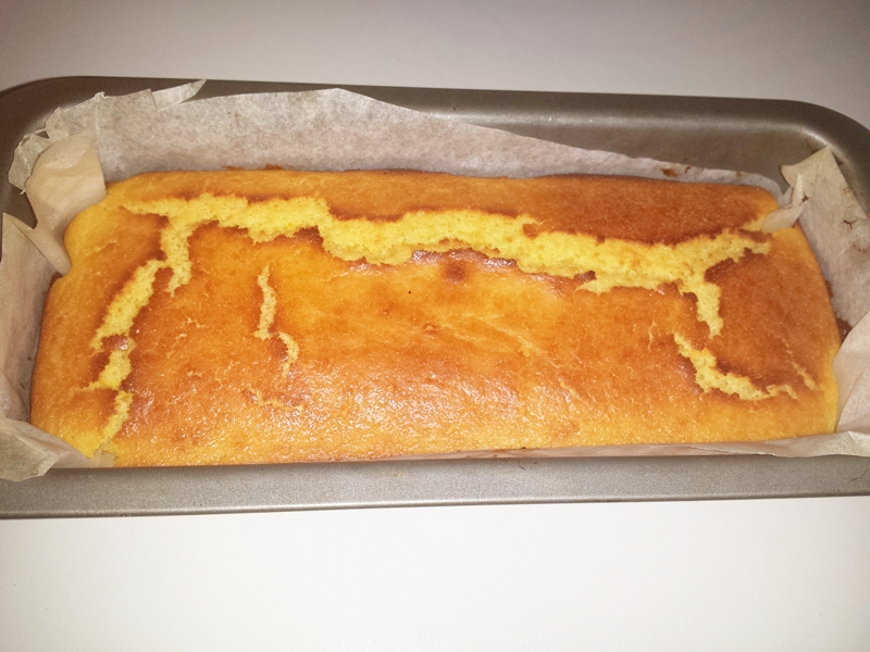 Plumcake cu ricotta si lamaie