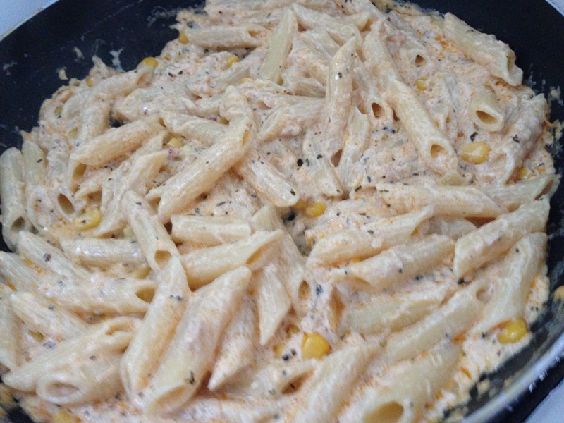 Penne cu ton,porumb ,piper rosu si vodca