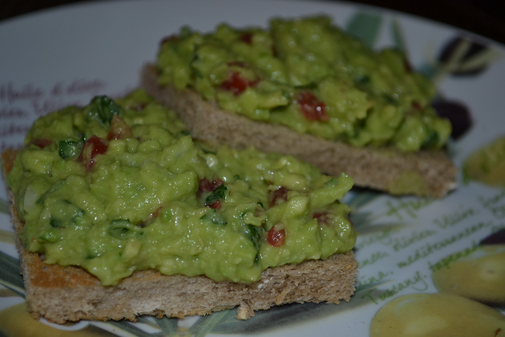 Salata de avocado