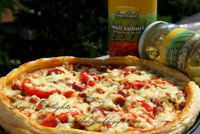 Pizza pe blat de foietaj