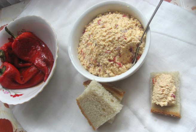 Pasta de tofu cu ardei copti