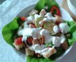 Salata cu legume, piept de pui si sos de usturoi-5