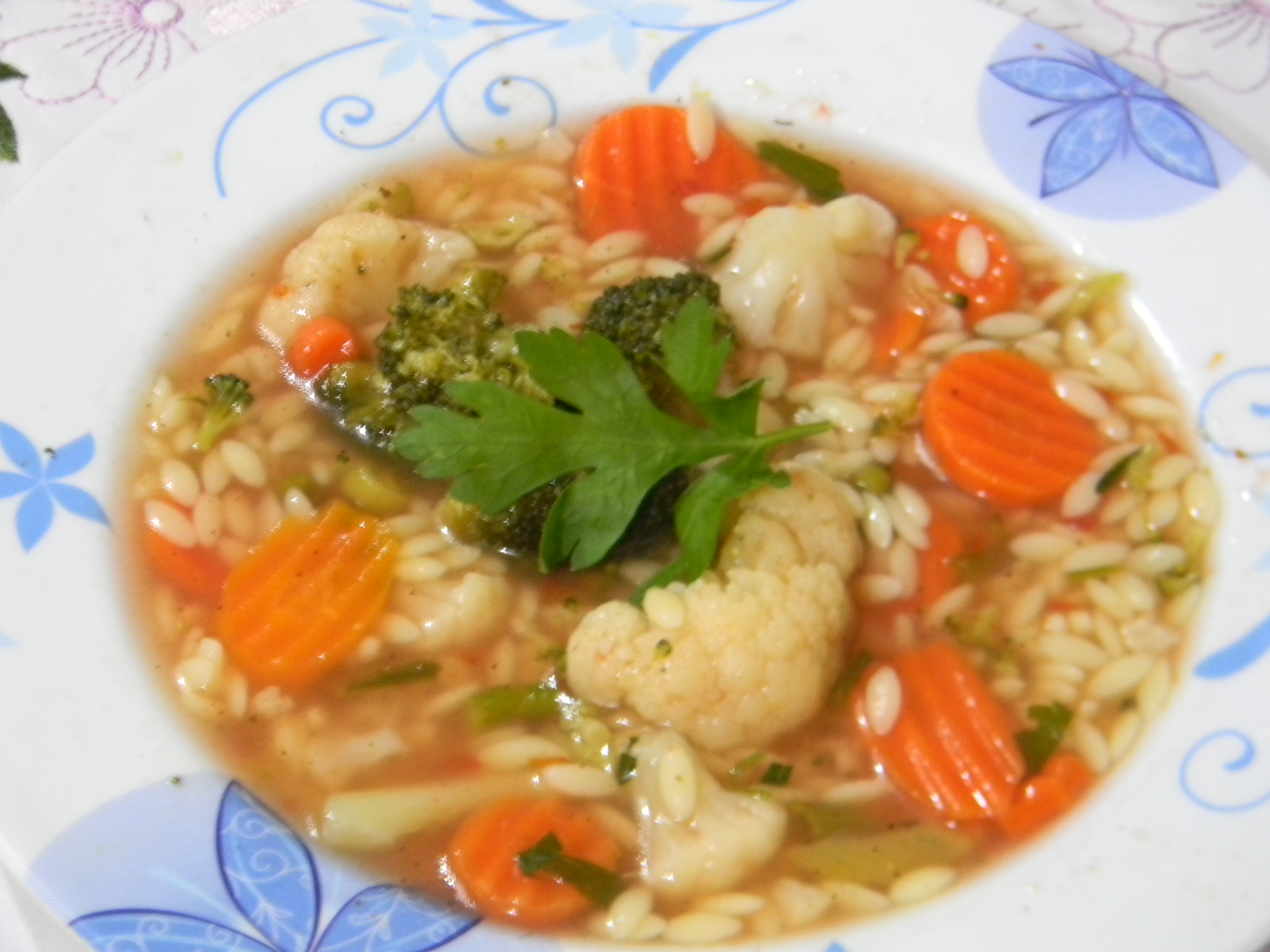 Ciorba de conopida cu brocolli si risini