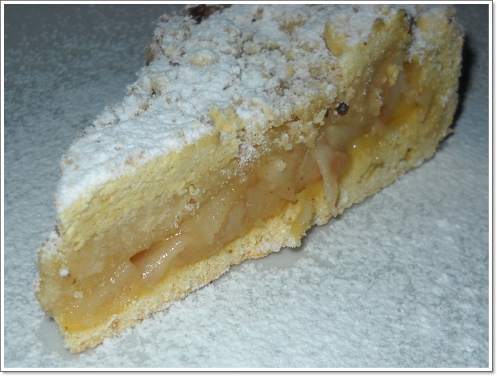 Tarta cu mere si aluat faramitat