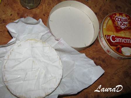 Camembert aromat la cuptor