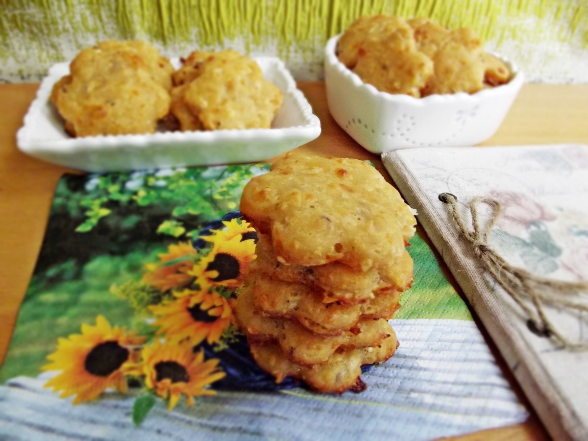 Biscuiti aperitiv, cu cascaval