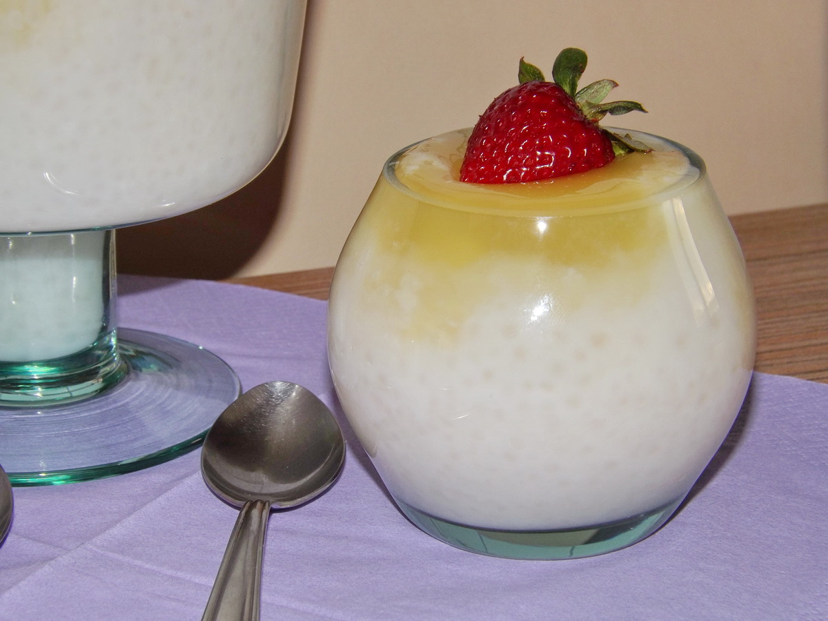 Budinca de tapioca cu lapte de cocos si ananas