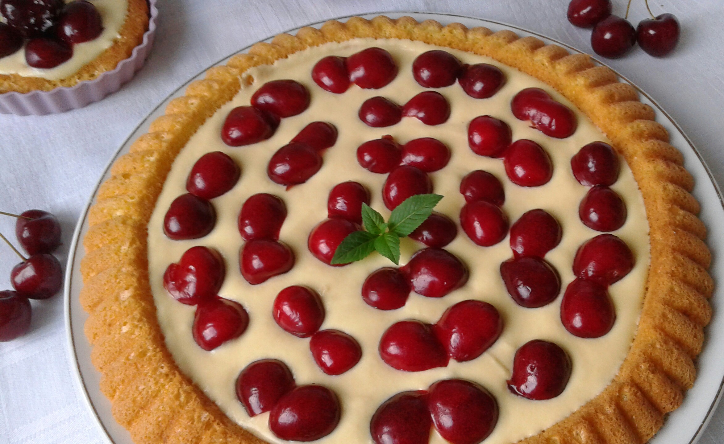 Tarta cu crema de vanilie, mascarpone si cirese