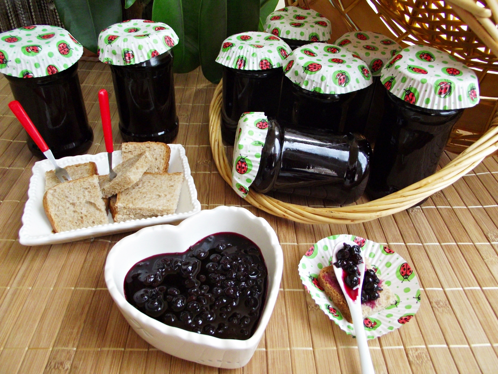 Dulceata de coacaze negre