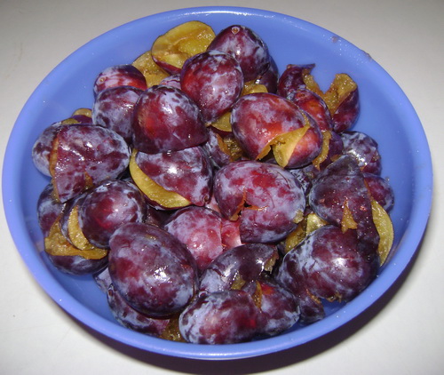 Gem de prune roşii