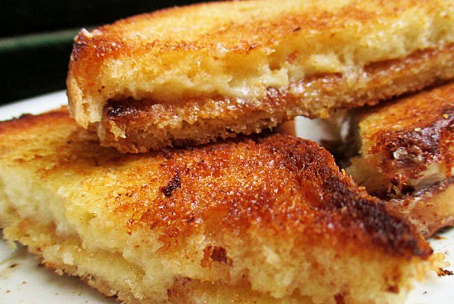 Sandwich prajit (Grilled cheese sandwich)