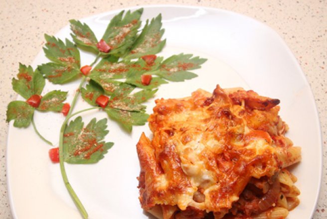 Penne la cuptor cu carne tocata si ciuperci