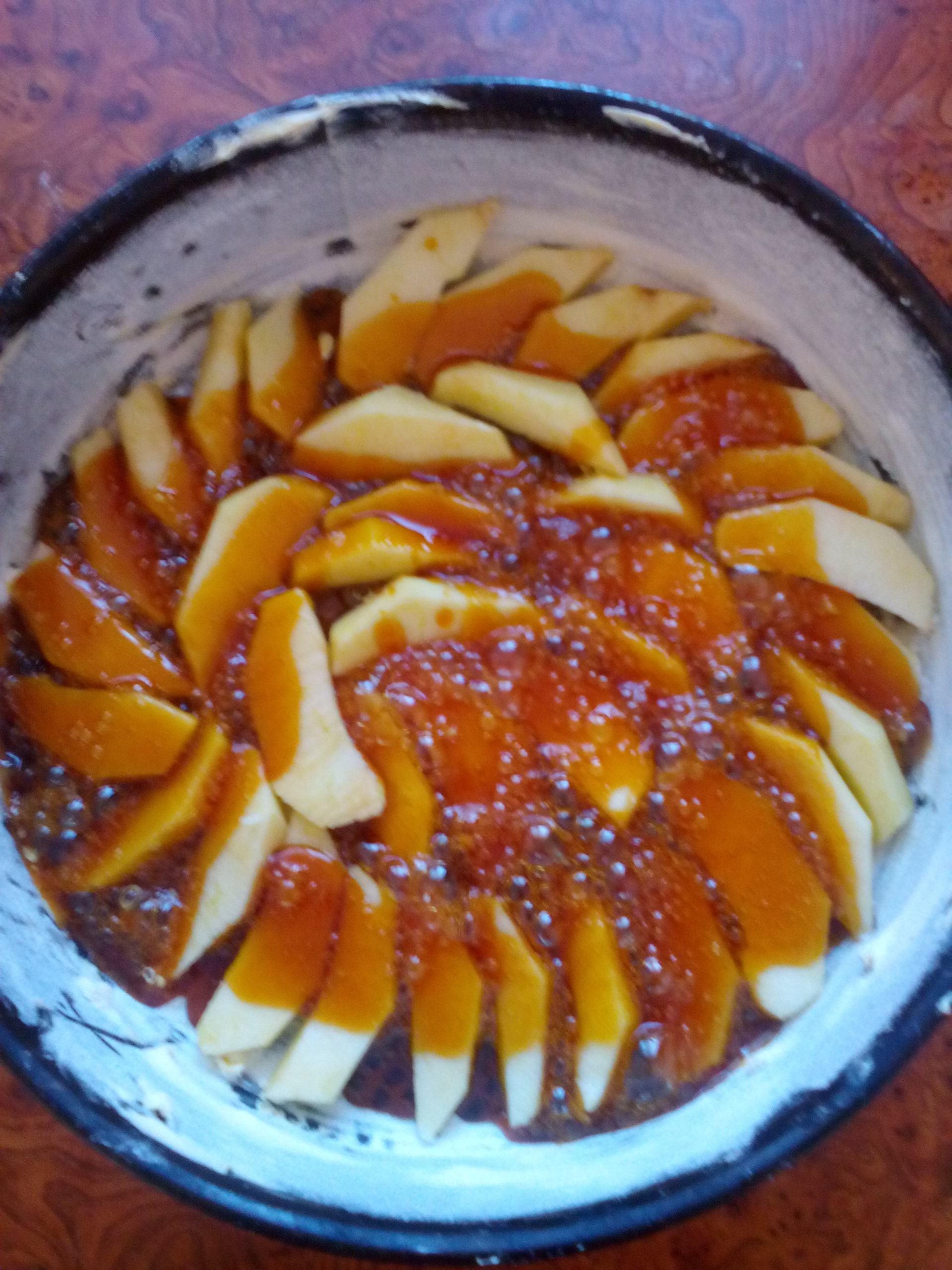 Clafoutis cu mere caramelizate