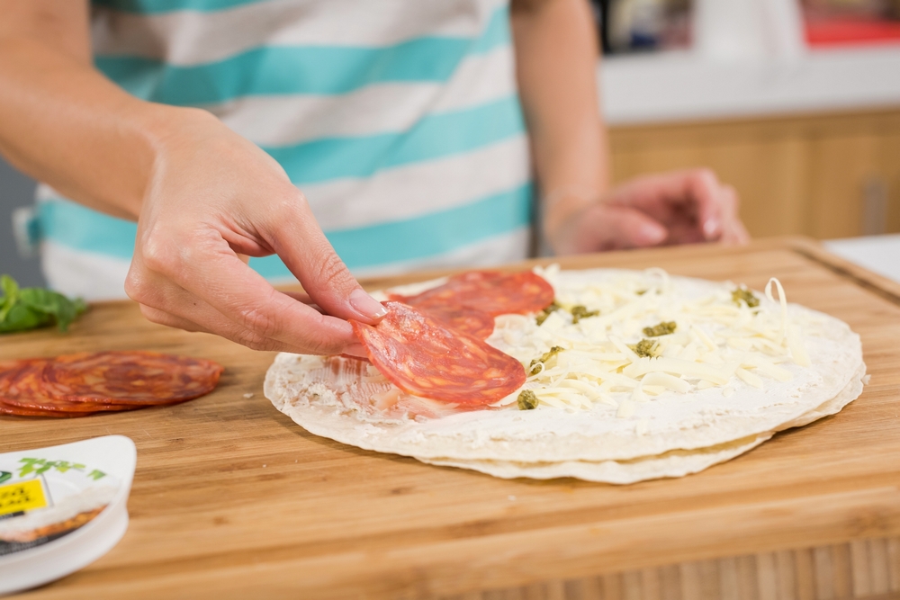 Rulouri cu branza pufoasa cu ciuperci Delaco si chorizo- Italian Style