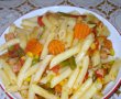 Penne cu legume mexicane si mezeluri-3