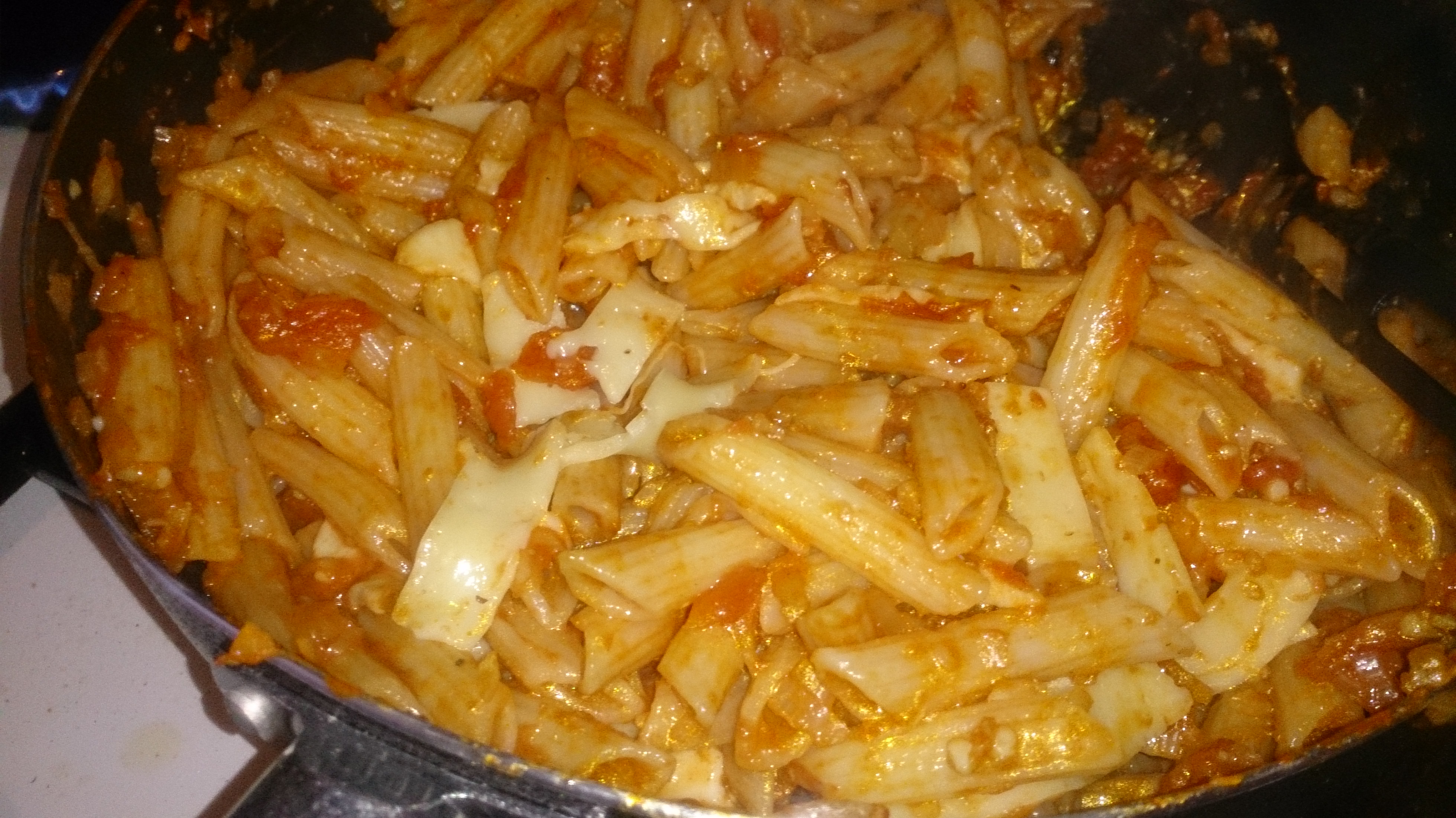 Penne cu sos de rosii