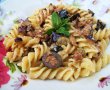 Fusilli cu ragu de ton,vanata si capere-8