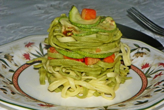 Tagliolini cu pastrama de pui si dovlecel