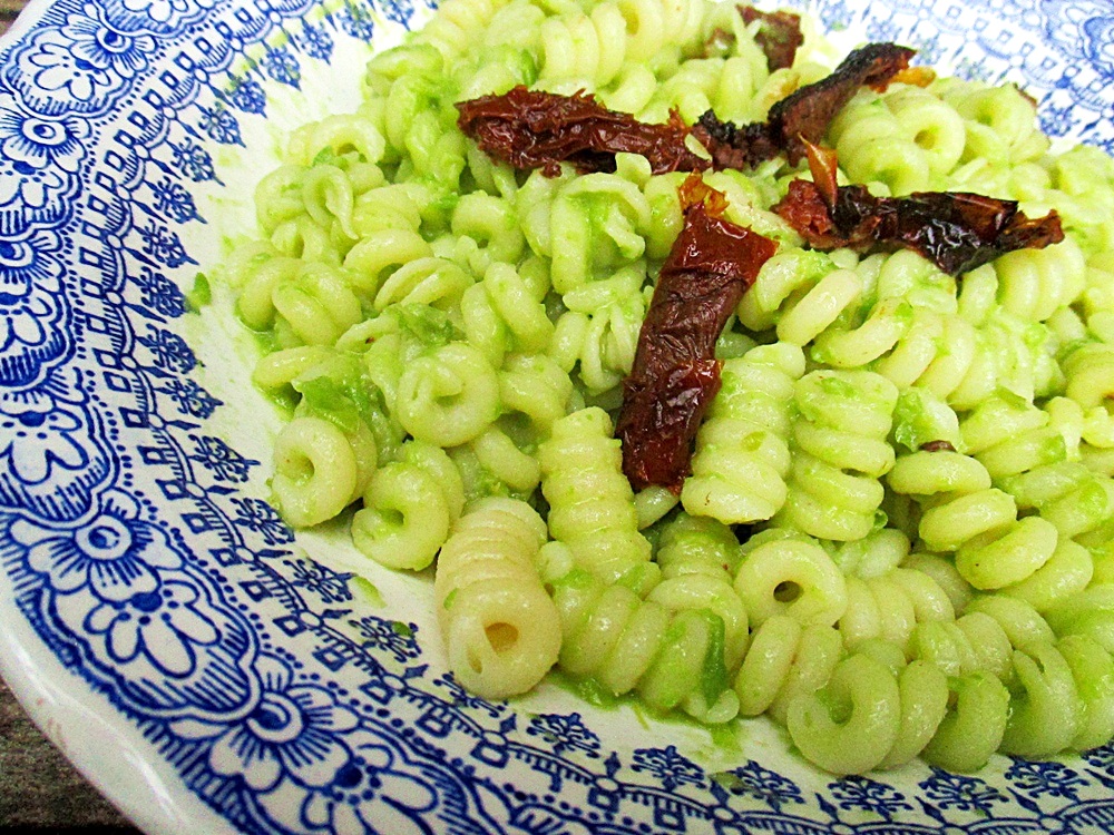 Fusilli cu crema de mazare