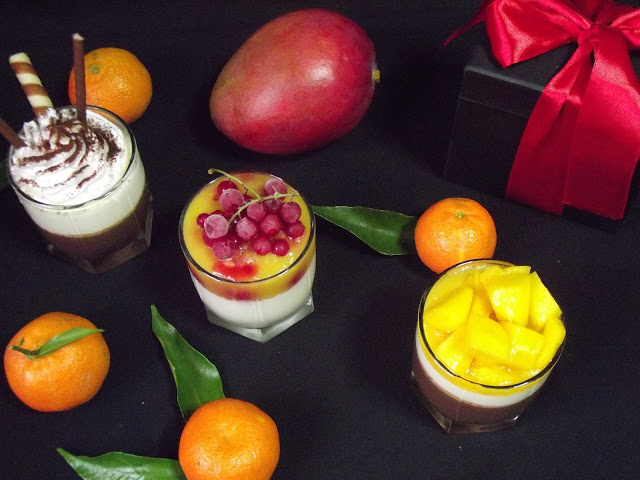 Panna cotta cu ciocolată,cu vanilie şi jeleu de mango