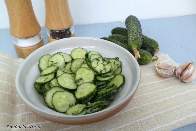 Salata de castraveti cu usturoi si marar