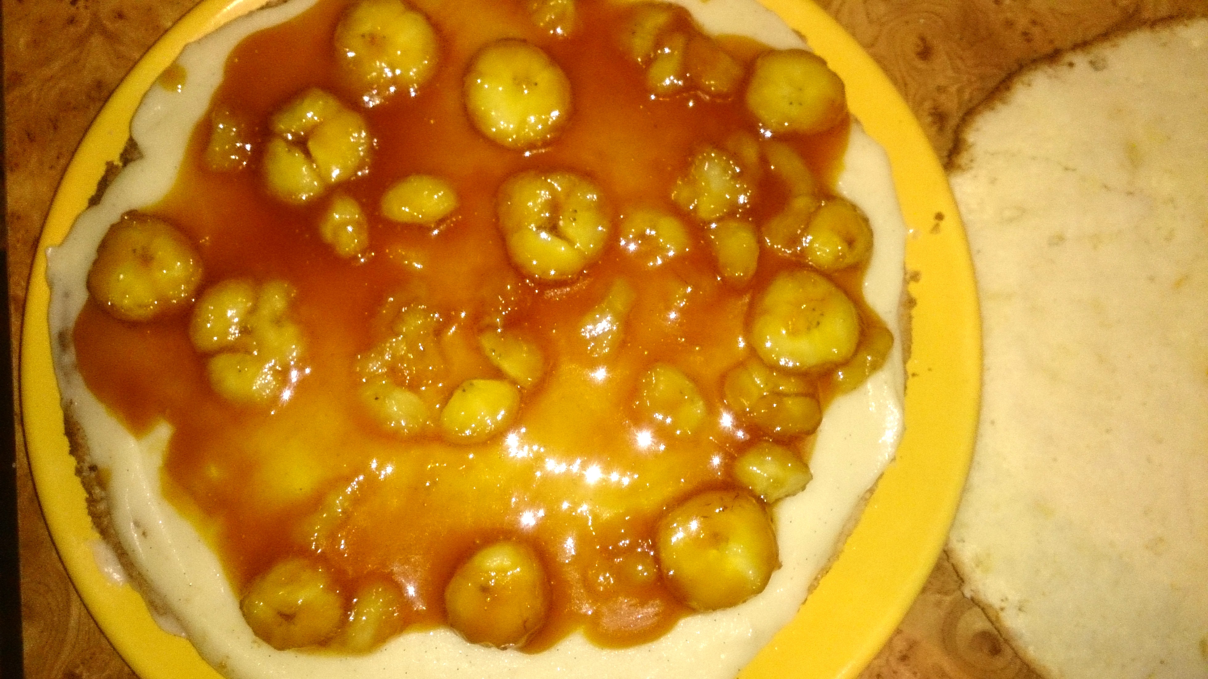 Tort cu banane caramelizate