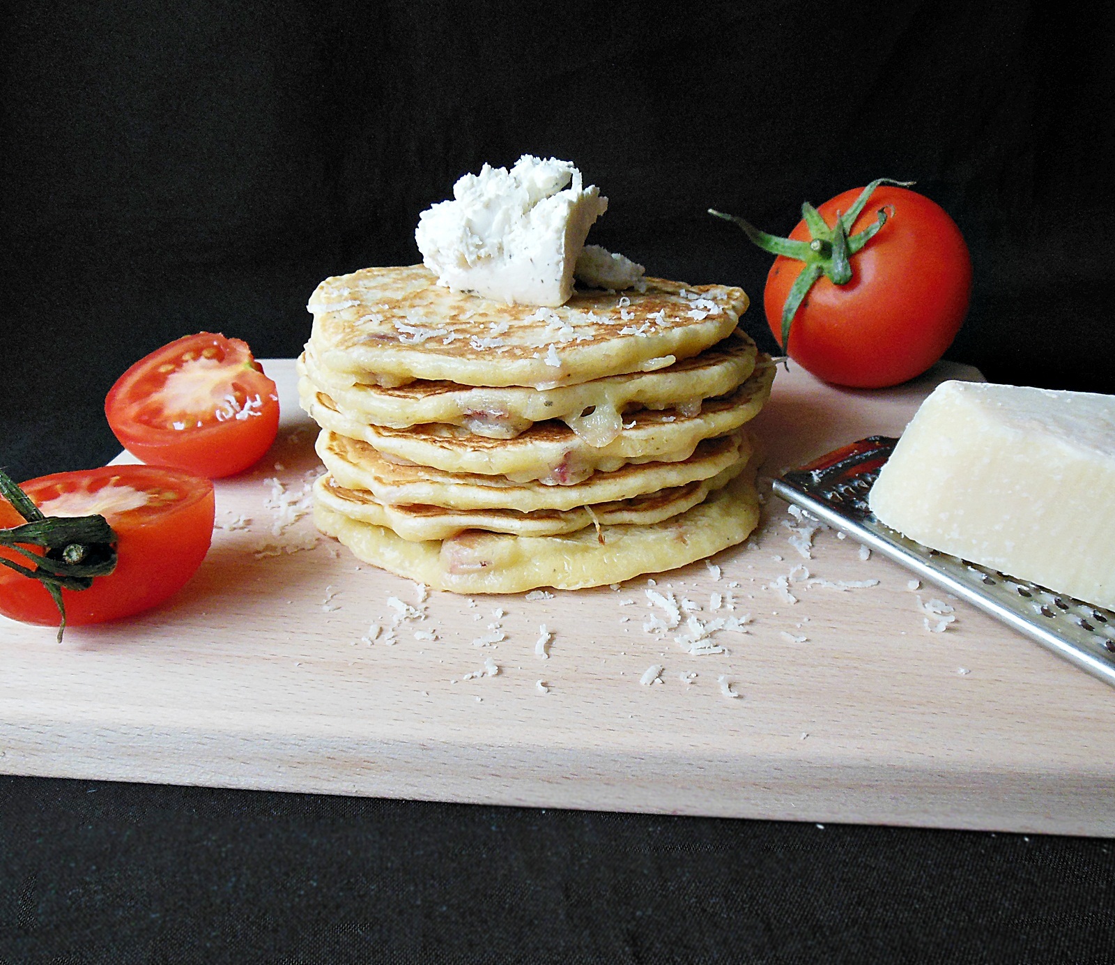 Pancakes cu sunca si branza