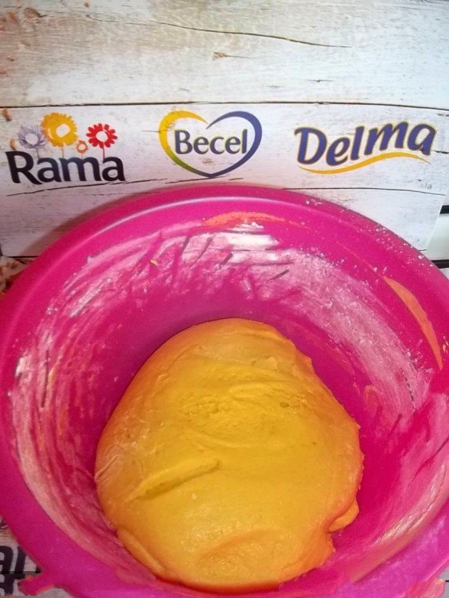 Piersici cu crema de ciocolata si nuci