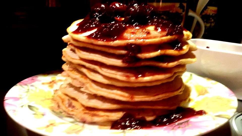 Pancakes cu capsuni si fulgi de ovaz