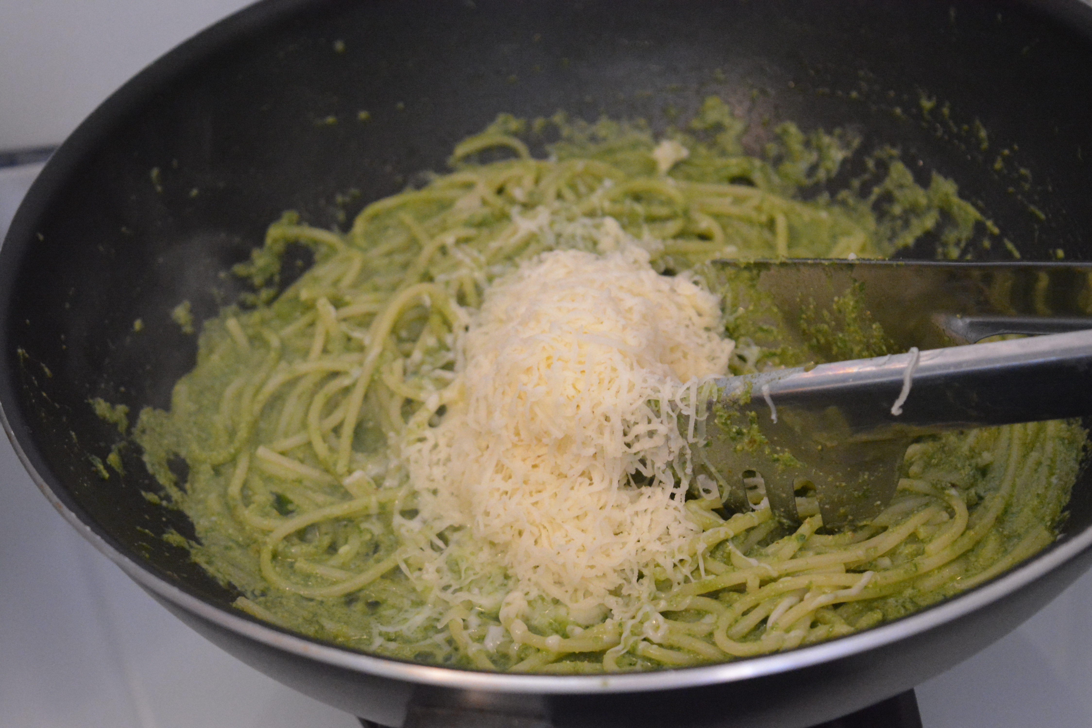 Spaghete cu pesto de leurda